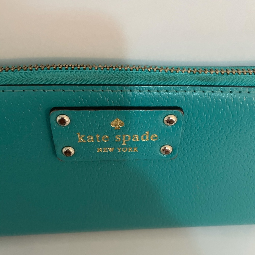 Kate Spade Wallet - Picture 2 of 10